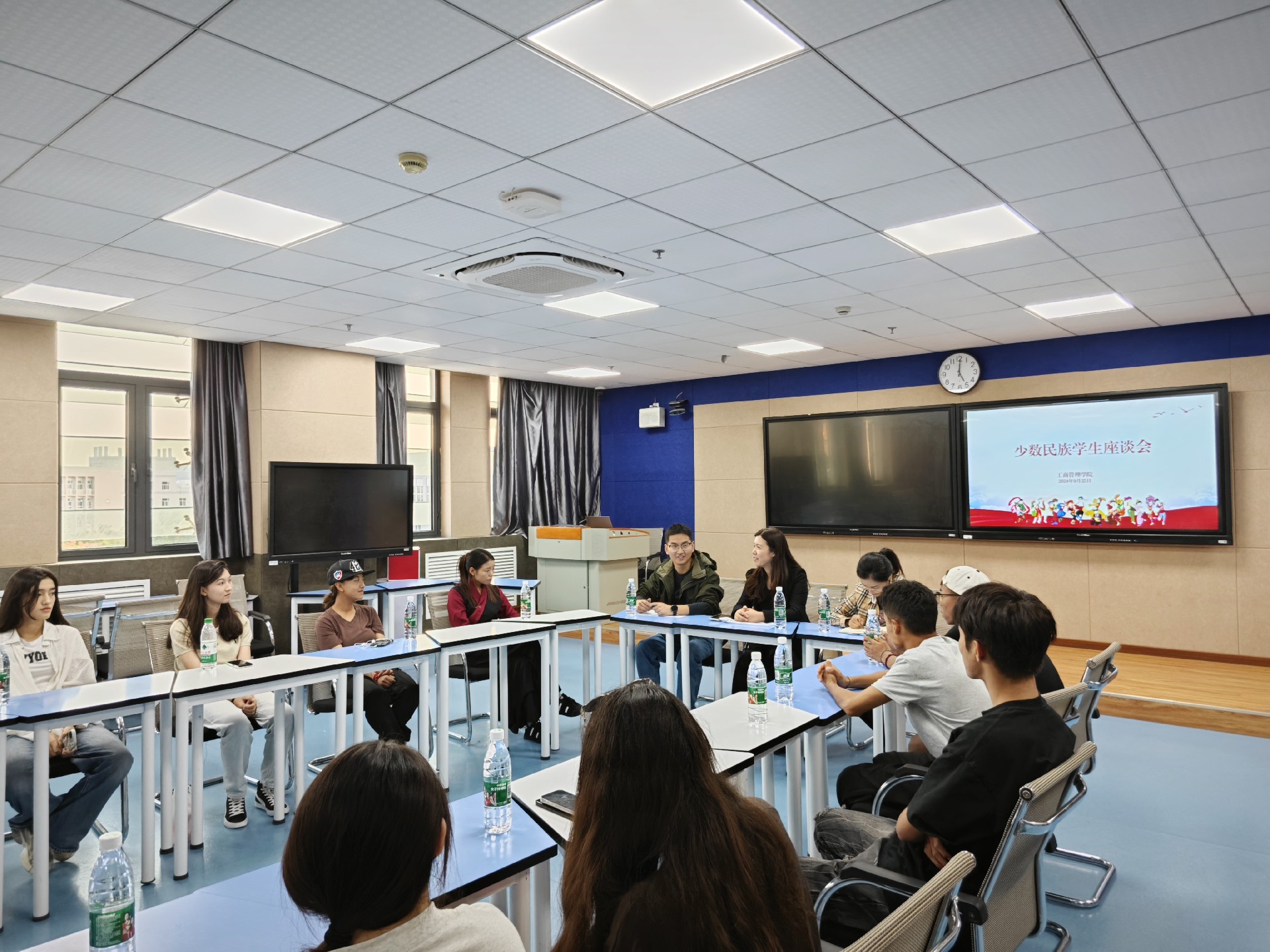 1727405052130602.jpg 1727405052130602.jpg