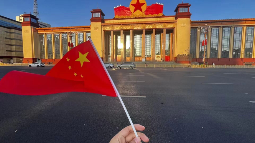 我院开展“共绘青春爱国画卷 彰显时代青年风采”主题摄影活动