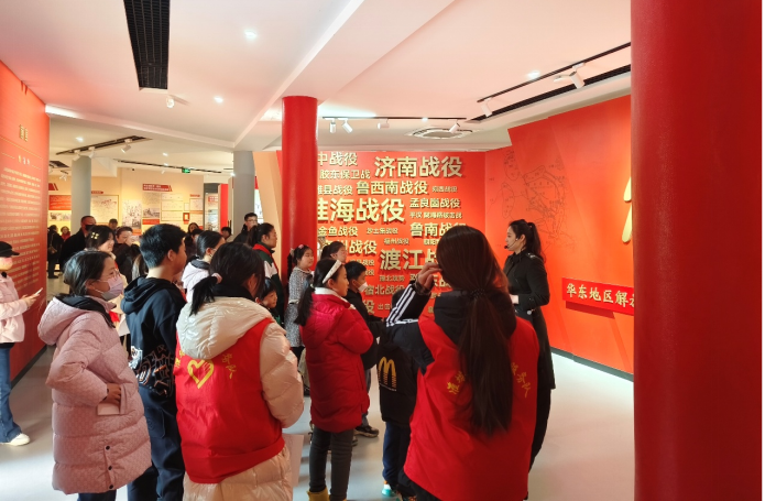 hjcvip黄金城学生志愿参与红色研学，助力淮海战役纪念馆新年启航