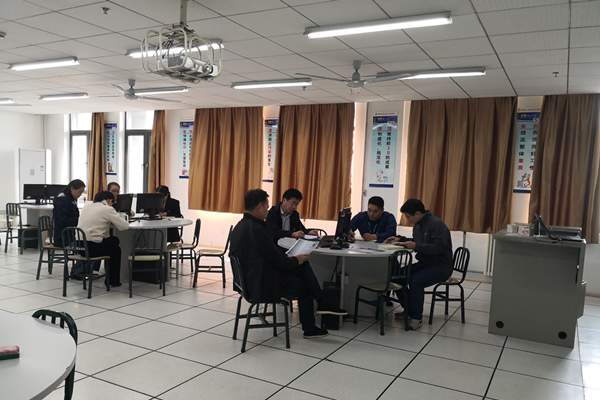hjcvip黄金城工商党支部开展“四重四亮”主题党日活动